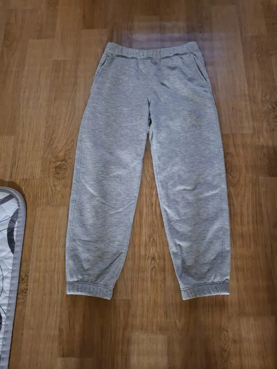 Uniqlo Boa Sweatpants