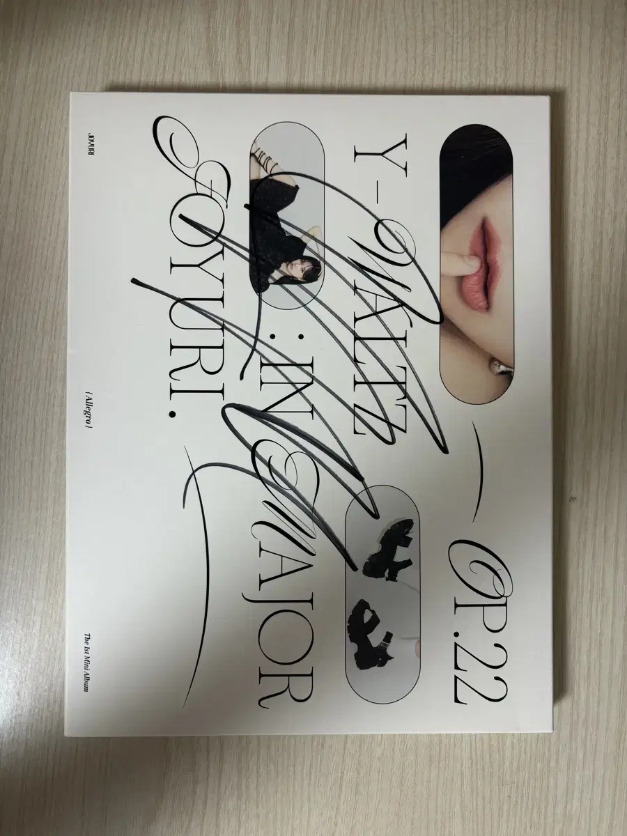 Yuri Jo autographed album (Lovesheets)