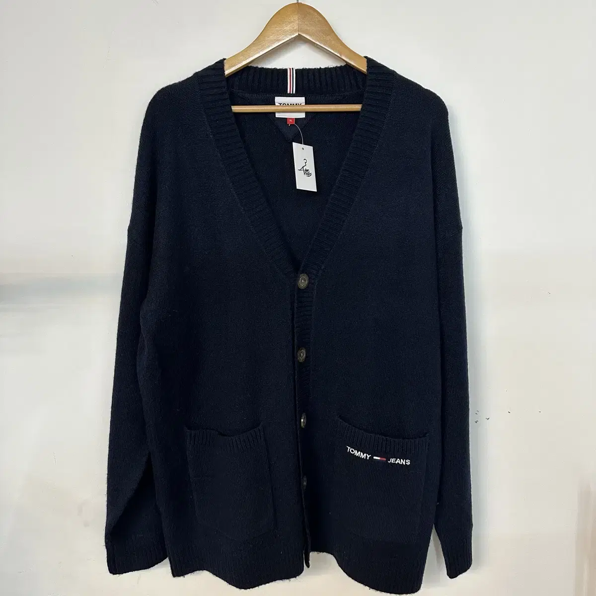 Tommy Jinns V-neck winter cardigan