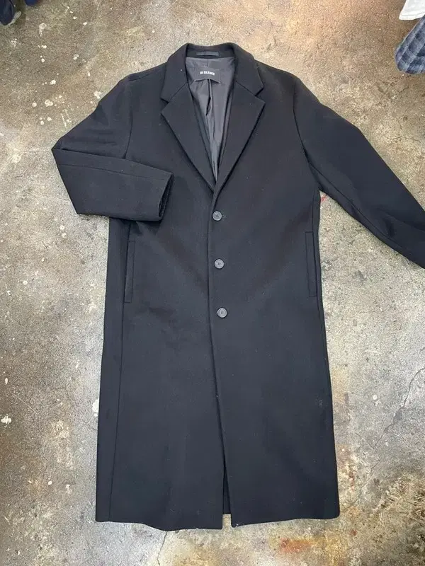 Large Insilence Overcoat Wool-Cashmere Blend Long Coat Black