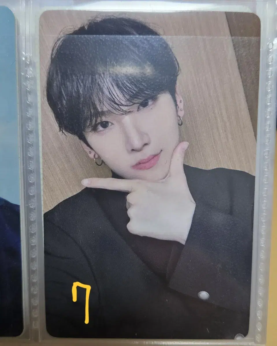 Yuma first howling: we yizhiyu photocards