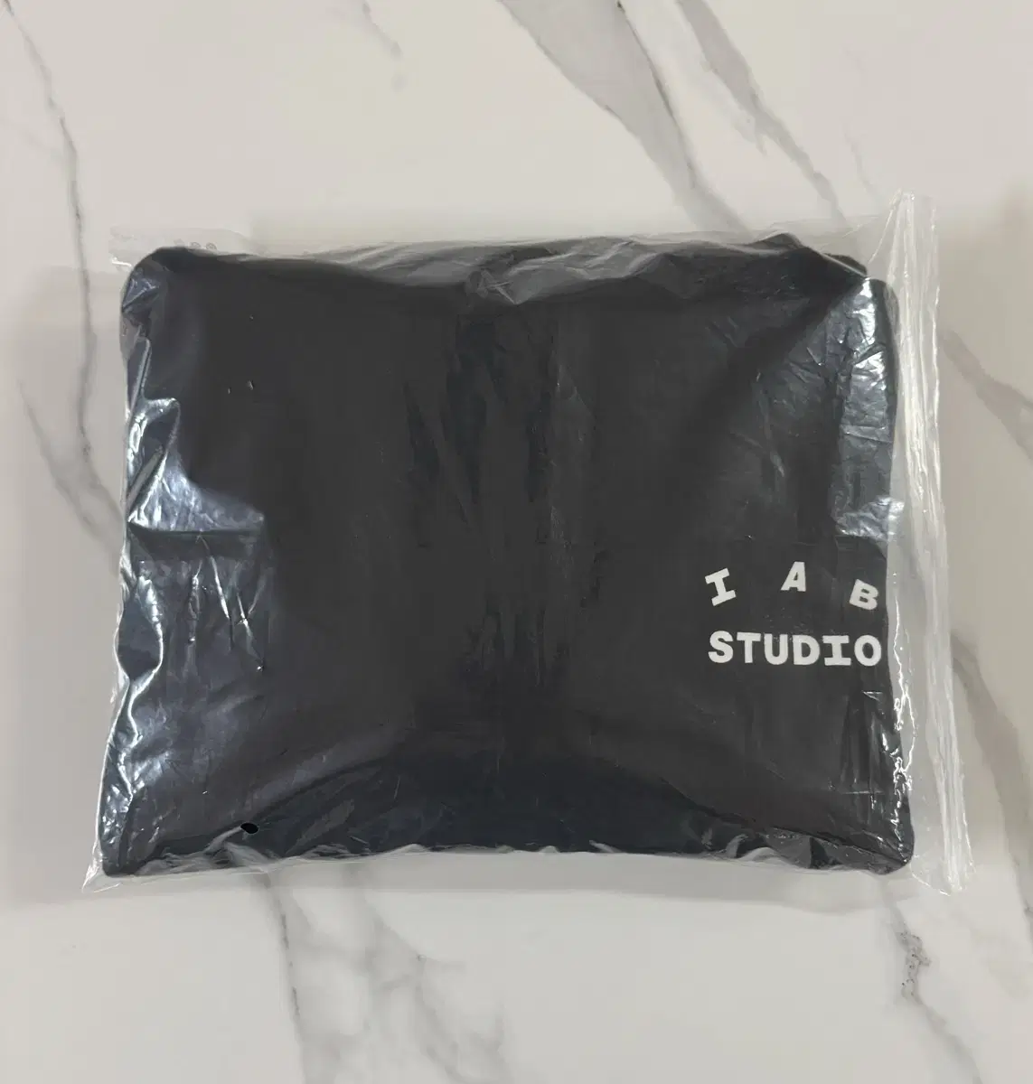 (NEW) iApp Studio Hoodie Black