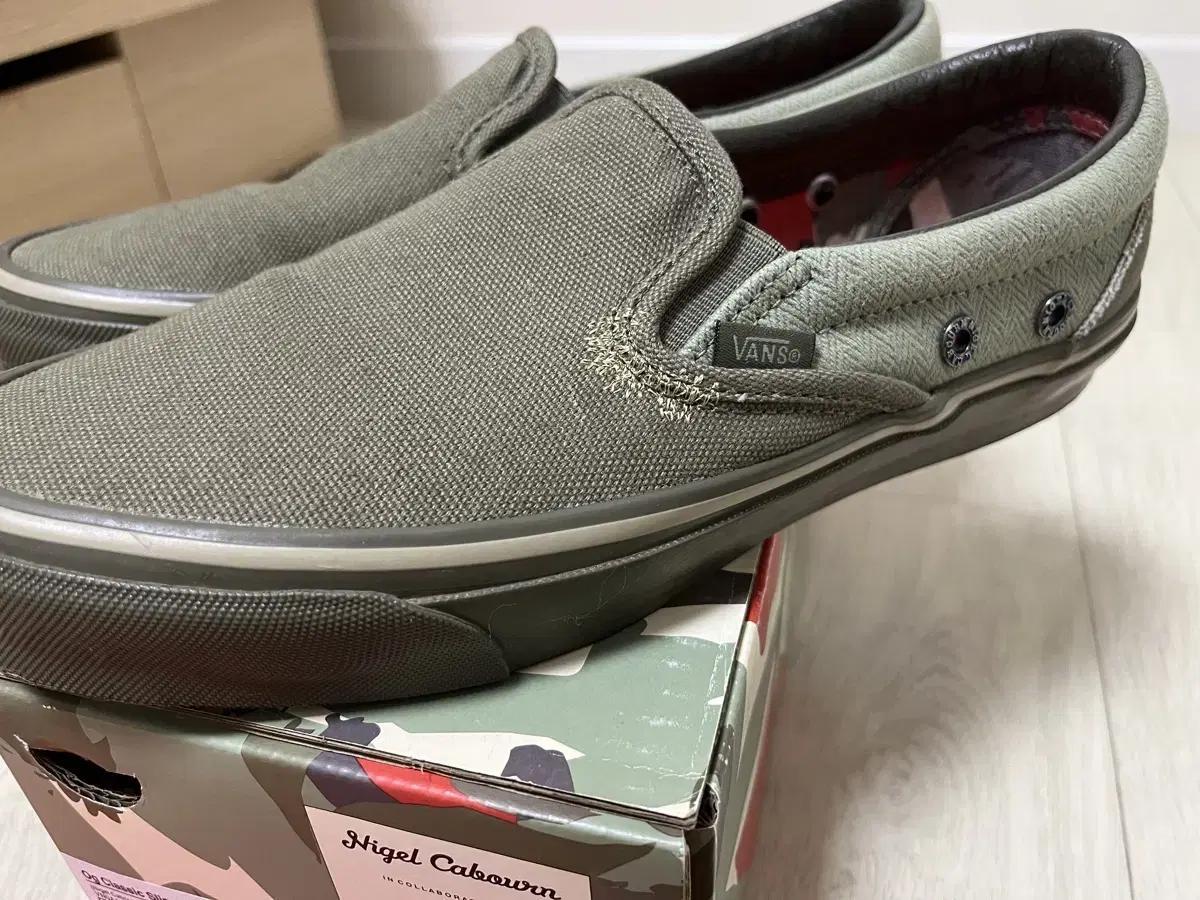 반스볼트 X 나이젤카본 Slip-On LX Army US8.5 265