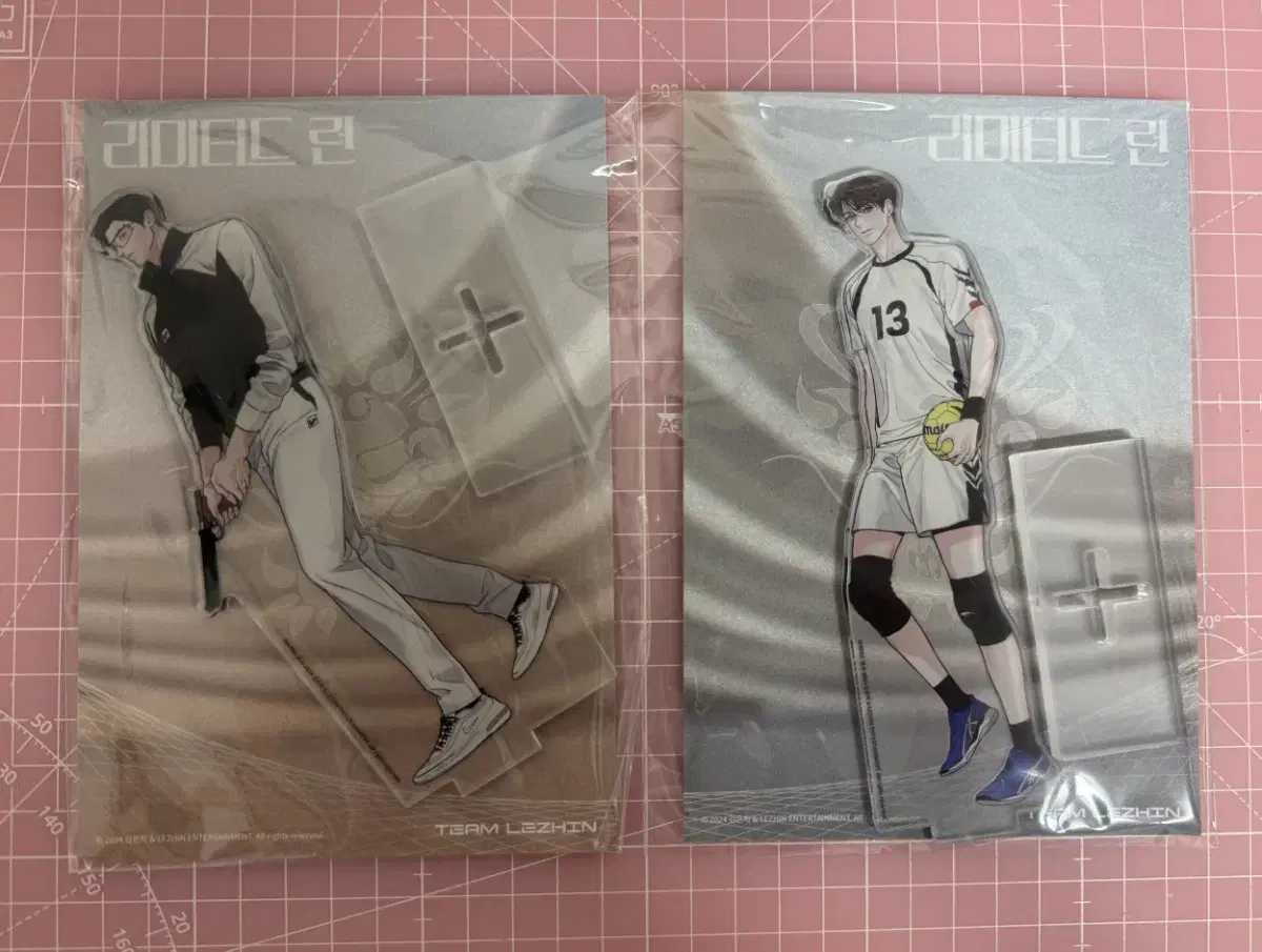 Timerejin acrylic stand Limited Run Cost WTS