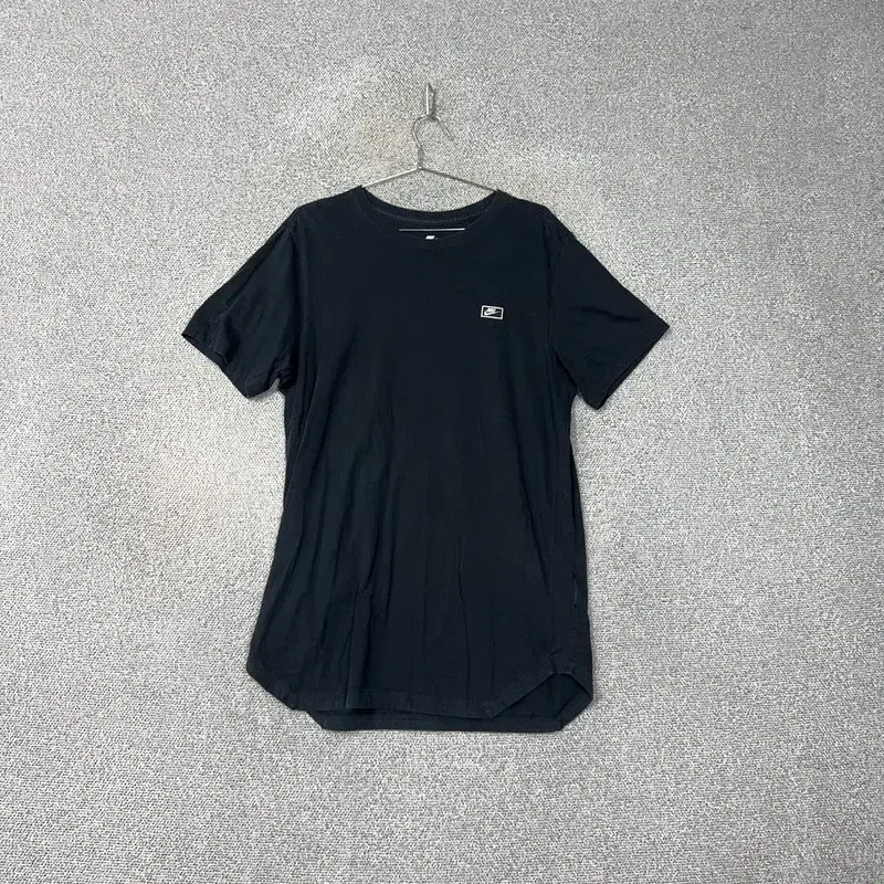 Nike Box Logo Black Vahn Short Sleeve Tee L