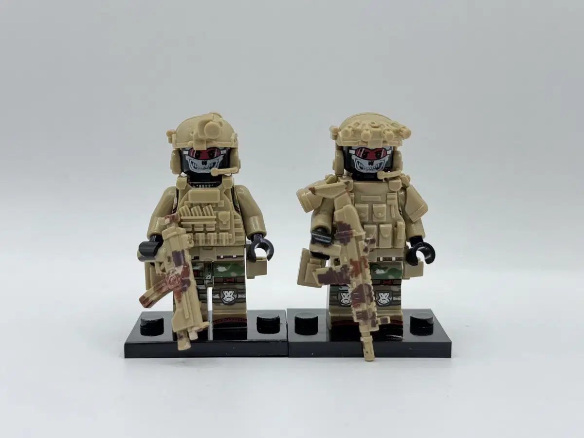 2 LEGO (compatible) military figures