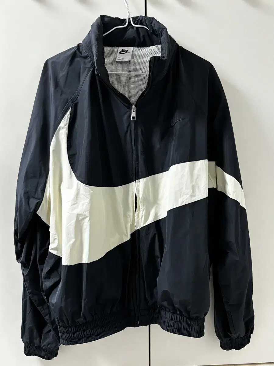 (NEW) Nike Swoosh Windbreaker Windbreaker Sword