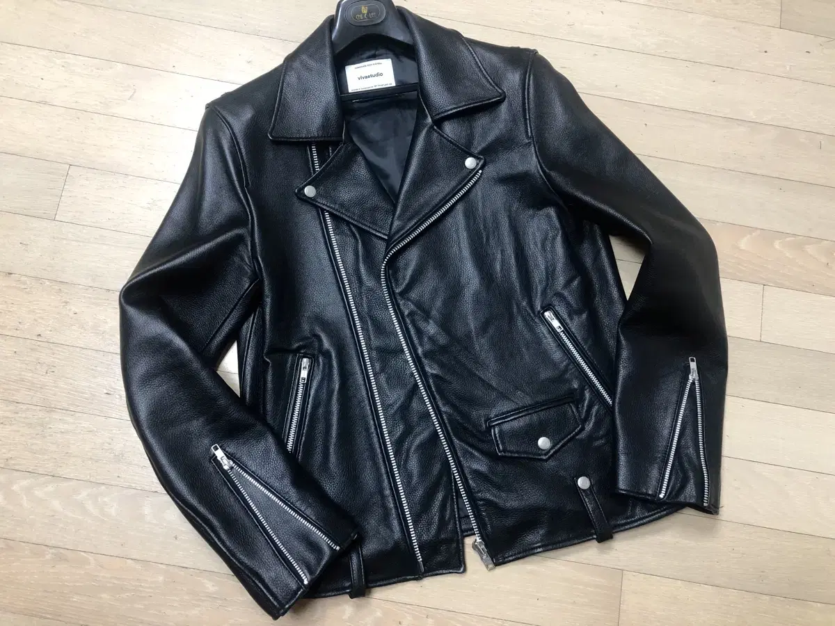 VIVA STUDIO Cowhide leather jacket