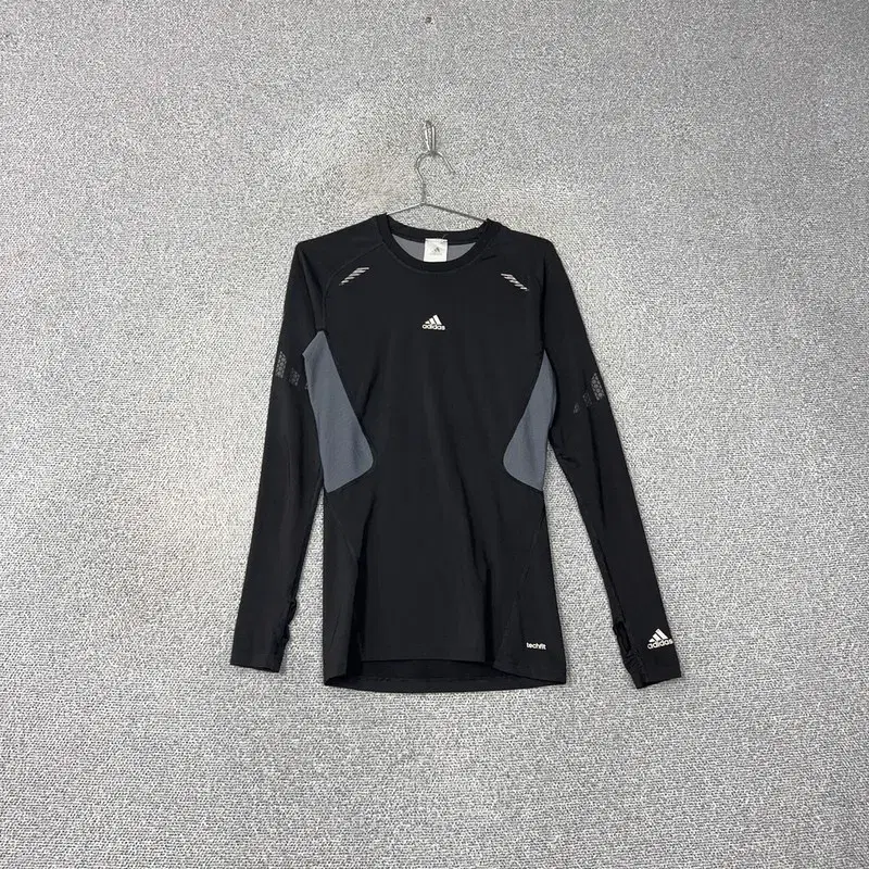 adidas Center Logo Functional Long Sleeve Tee 105