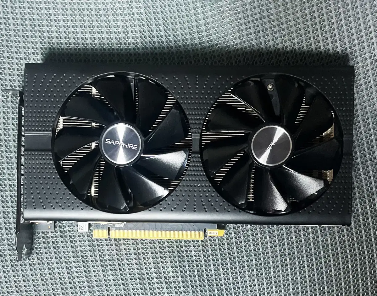 rx570 팝니다 잘돌아갑니다 가격은 6만원입니다