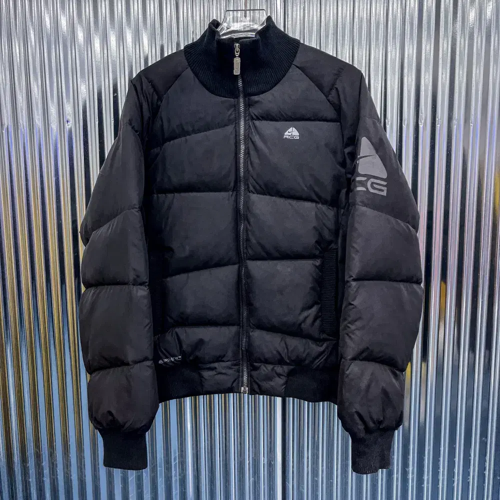 Nike ACG Old School Padded Jumper (Domestic XL) P340