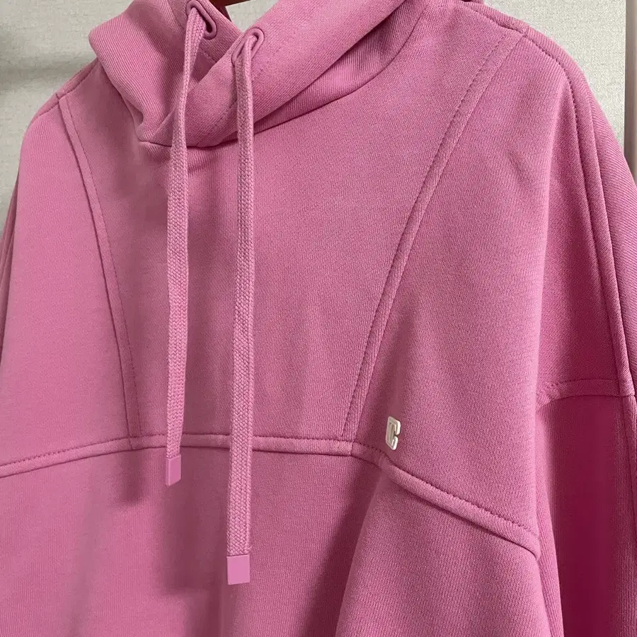 [3회 착용/S] 로우클래식 LC Crop Hoodie(pink) 크롭