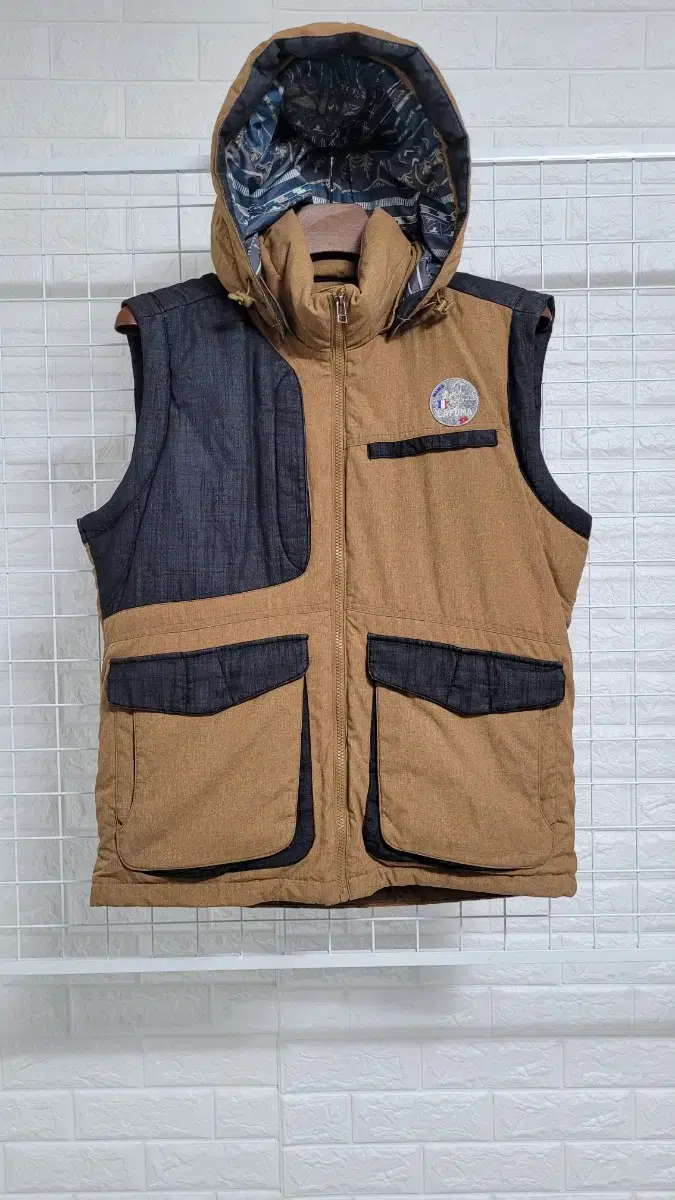 [100]LafumaLafuma Camel x Black Multipocket Goose Down Puffer Padded Vest L