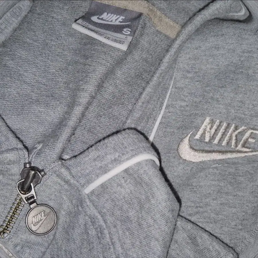 NIKE 00s half hoodie zip-up