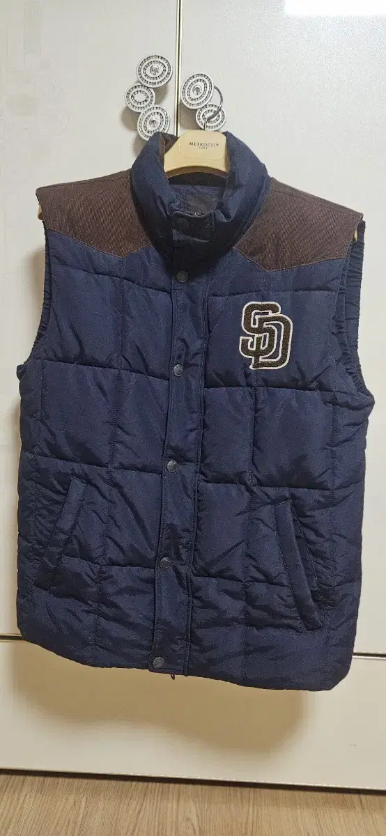 MLB Padded Vest