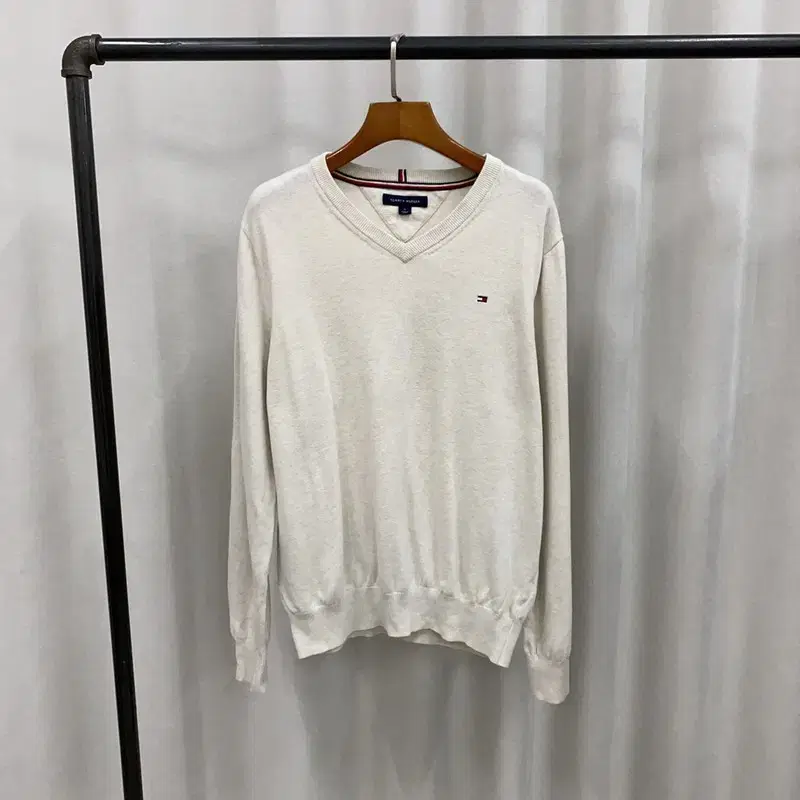 Tommy Hilfiger Ivory V-neck knit 95 A06979