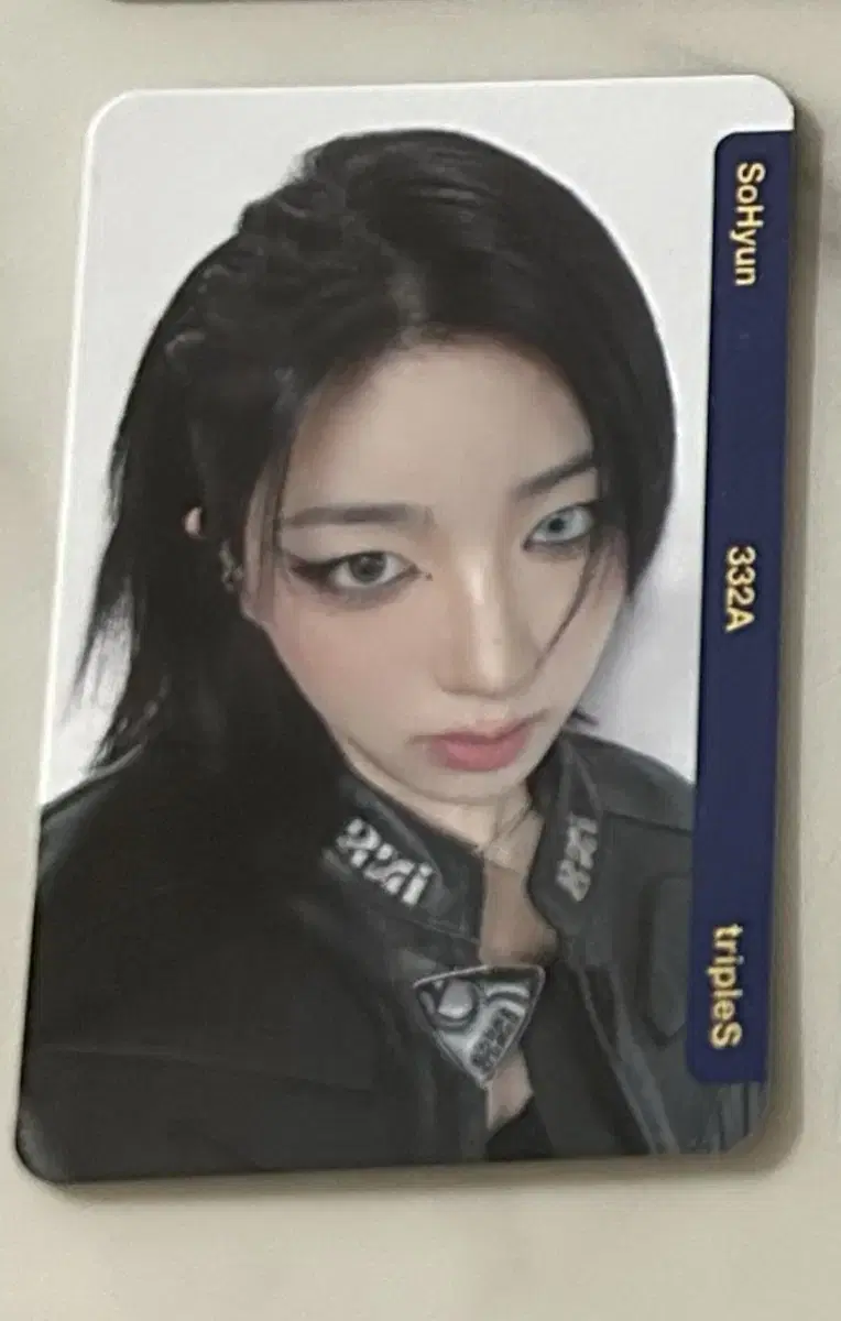 Triples vv Sohyun album photocard Object Alpha B version