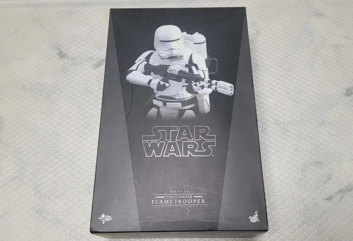 Hot Toys Star Wars First Order Lighttrooper for sale