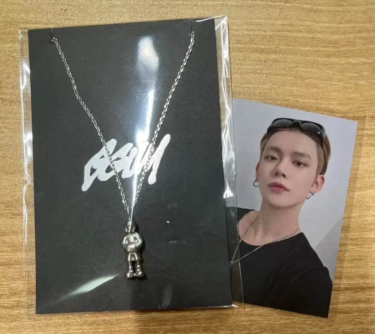 txt yeonjun gum sealed necklace photocard sell in bulk lowest price moi