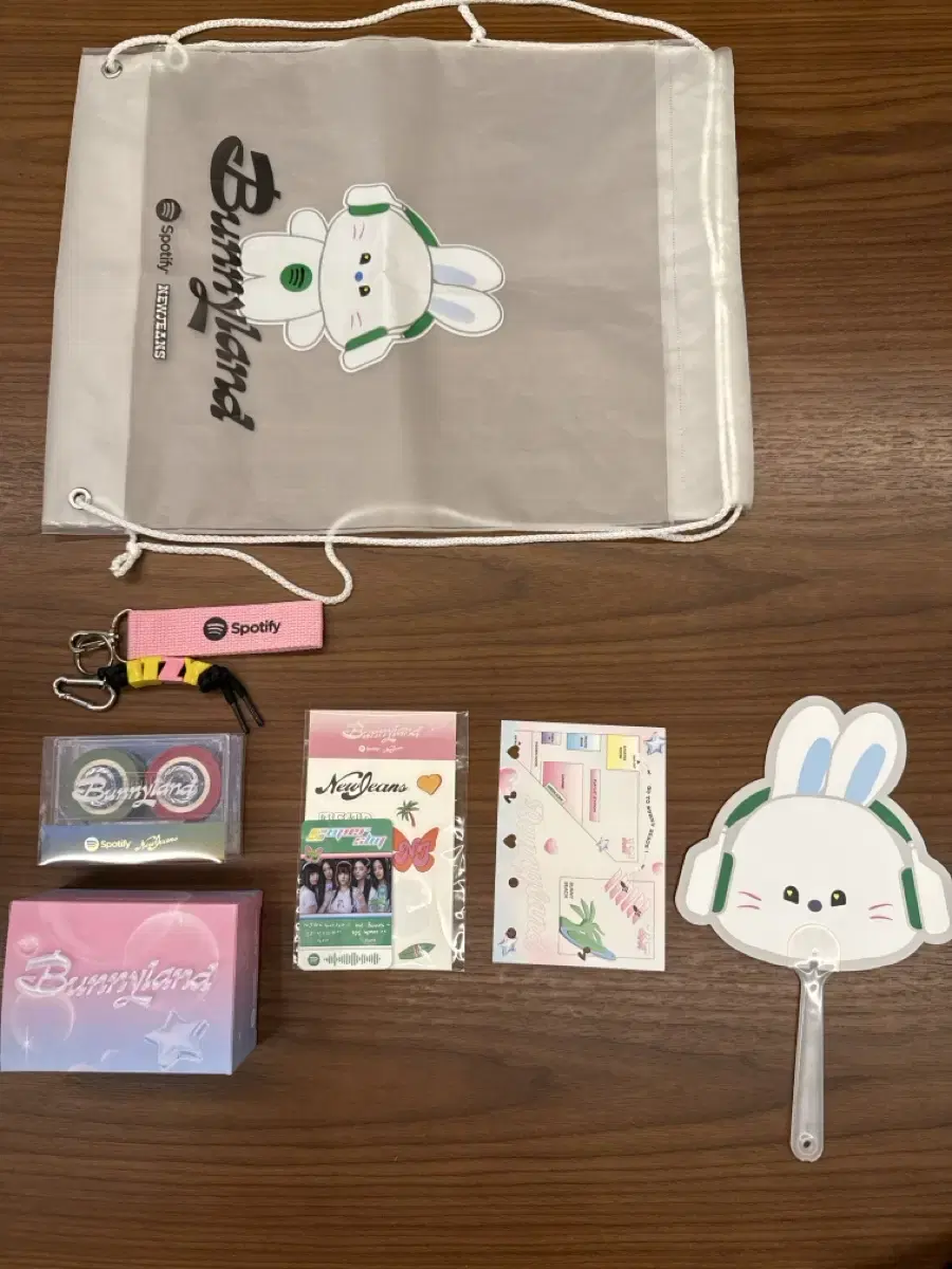 New Jeans Bunnyland full set + Bunnyland limited edition photocard