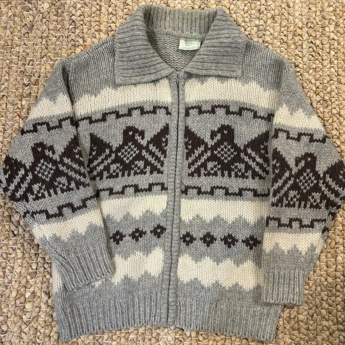 Vintage Cowichan Knitwear (H4430)