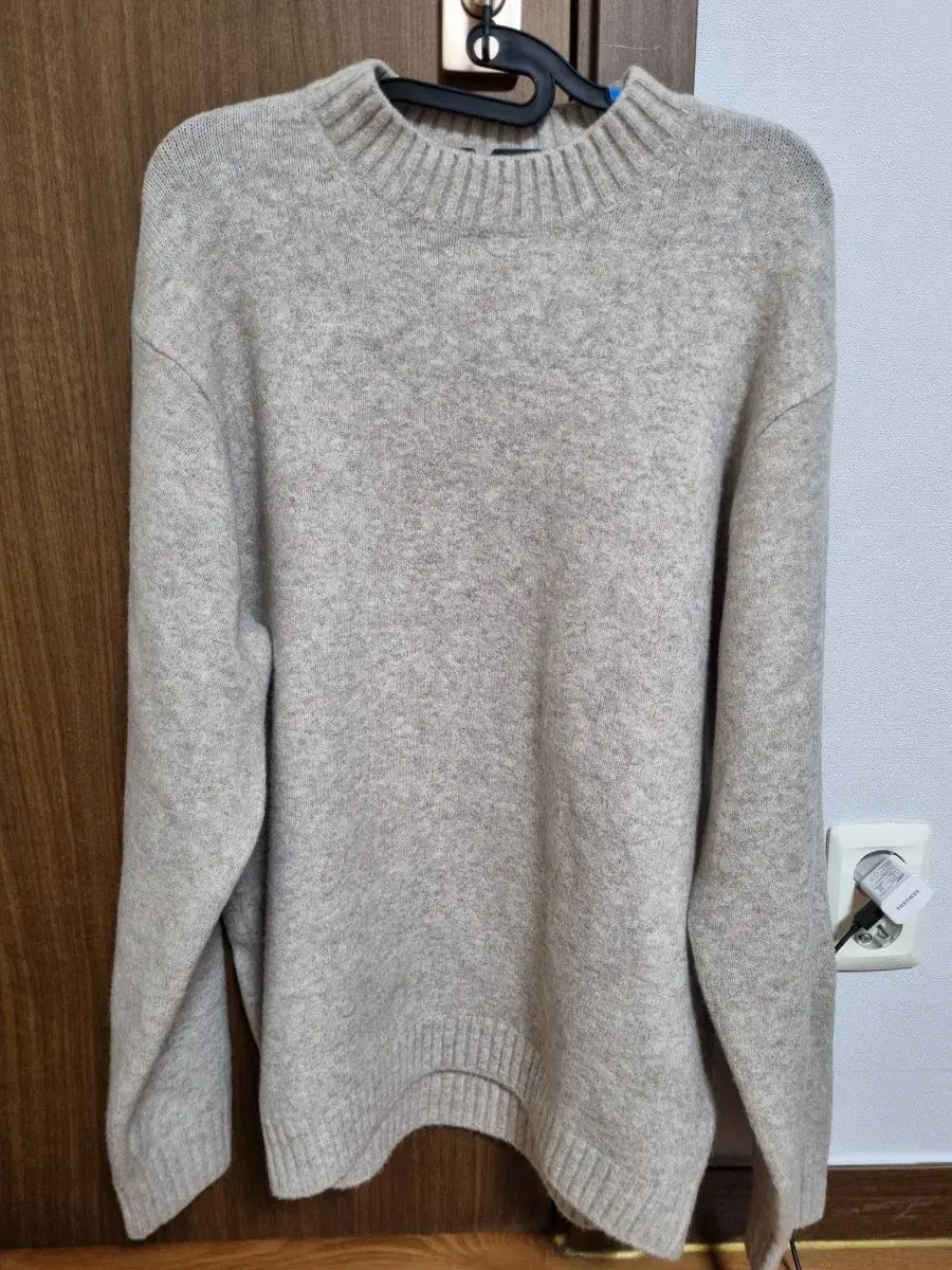 Uniqlo Souplesse crewneck sweater knit beige / size L