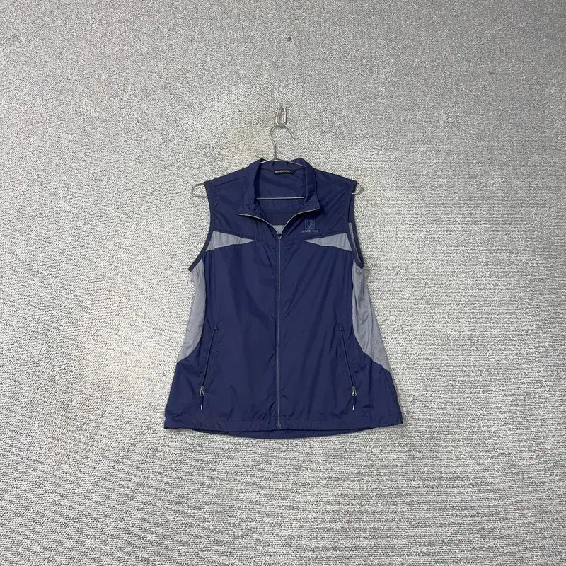 Black Yak Navy Windbreaker Vest 95