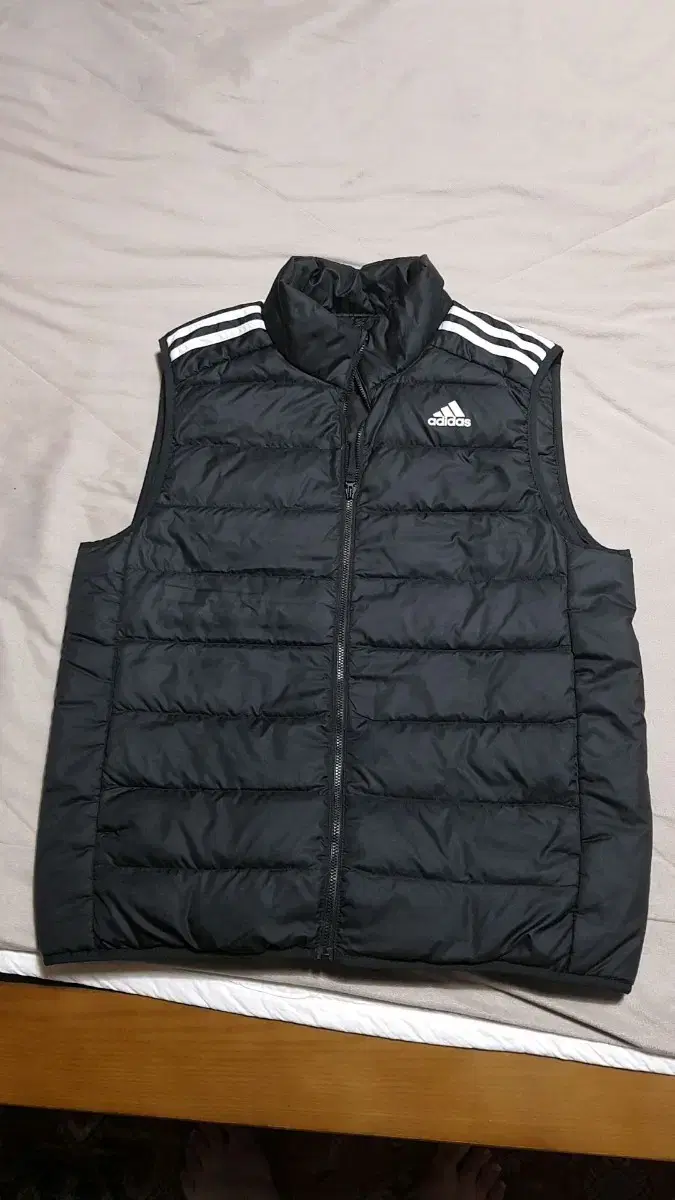 Adidas Duck Lightweight Padded Vest XL True to size100 Chest55 Length68