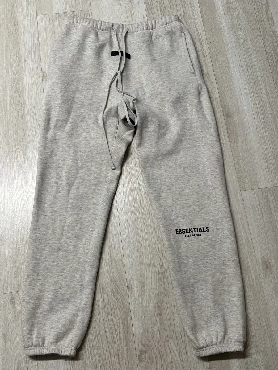 Pierre of God Essentials The Core Collection Sweatpants Light Oatmeal M