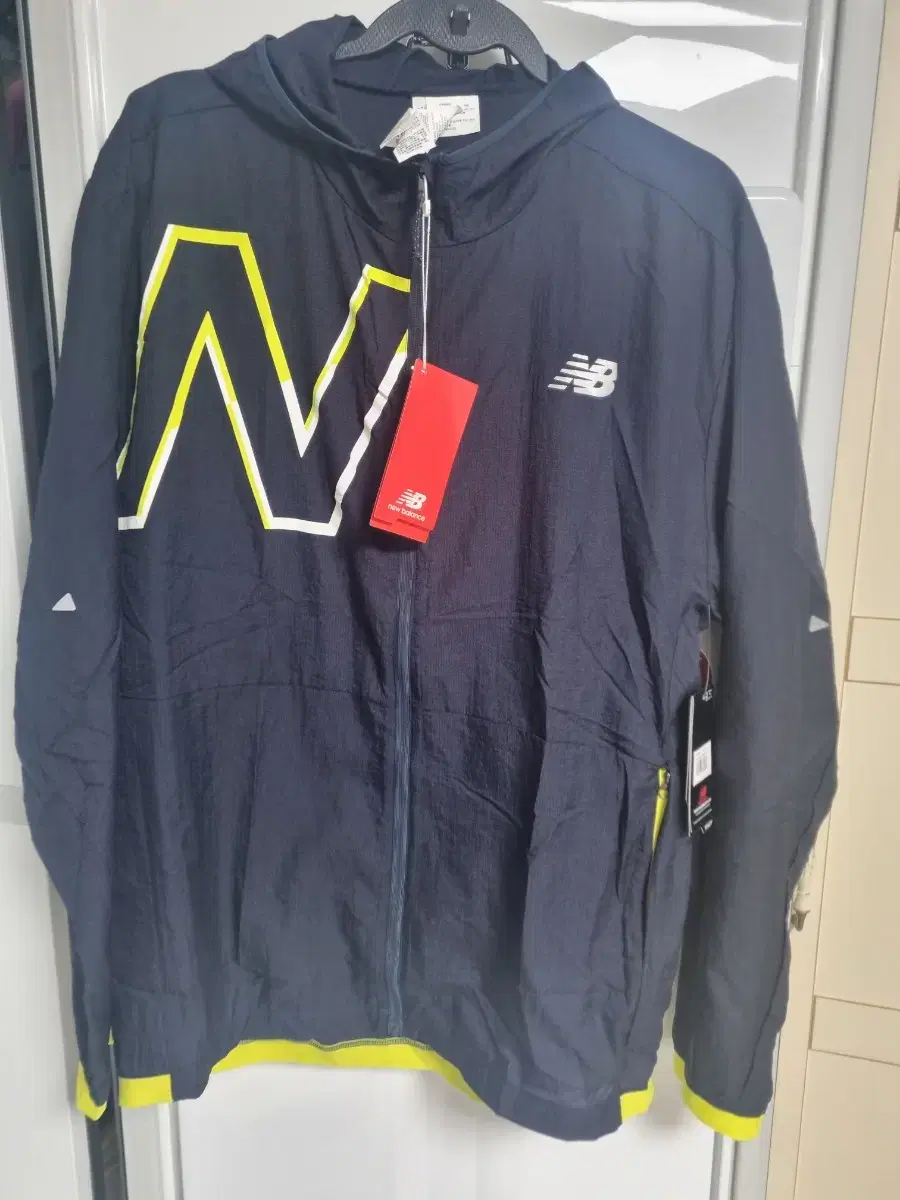 (XL) New Balance Impact Lightweight Jacket Windrunner