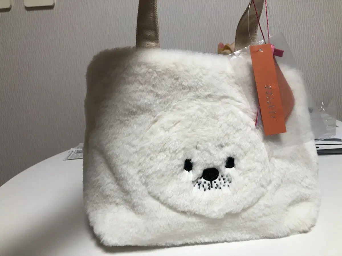 Seal Toddle Bag (furry bag)