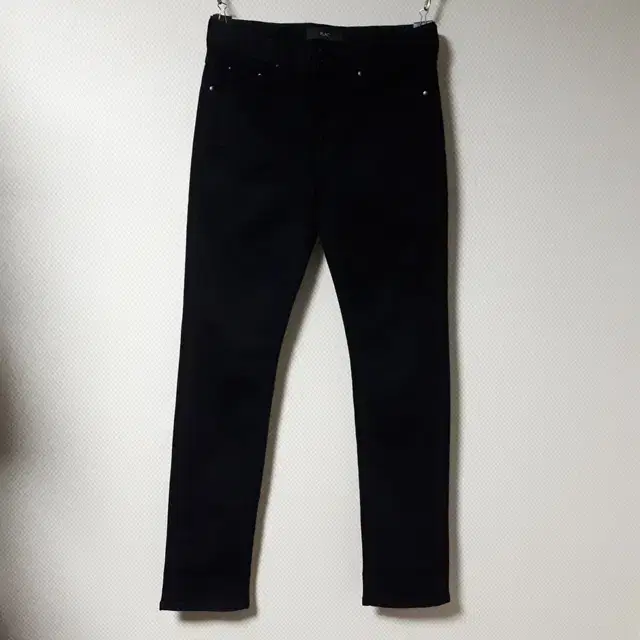 30/Jin Berlin Black Tight Slim Jeans/30-840