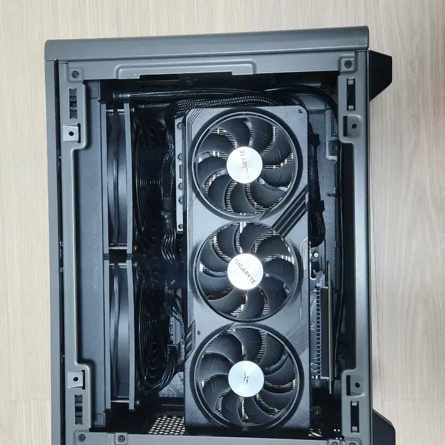 [SFF/ITX] 14600K 4070S 노루맥스