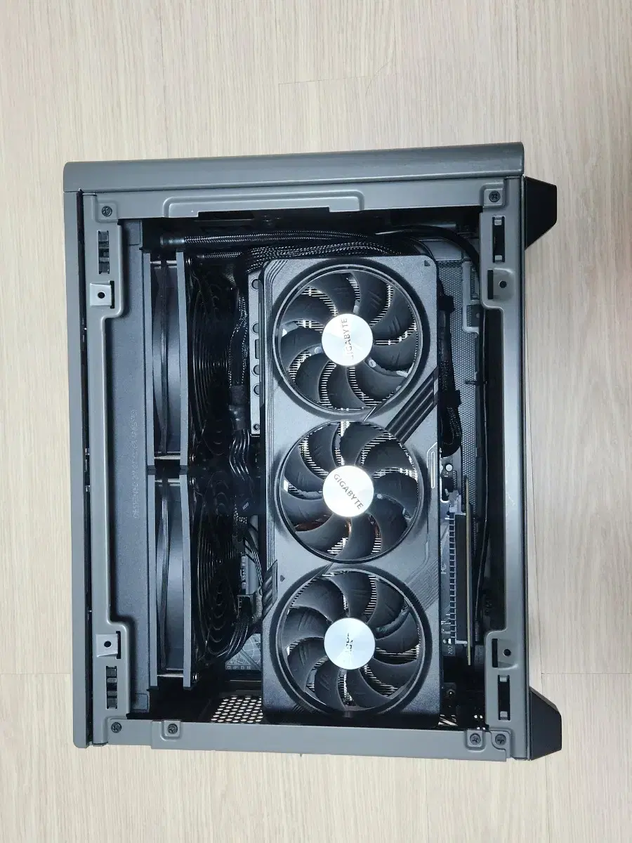 [SFF/ITX] 14600K 4070S 노루맥스