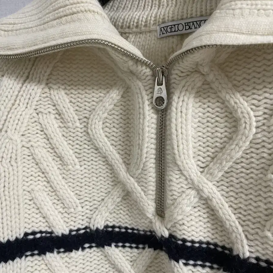 [1회 착용] 안젤로 비안코 Miley knit zip up