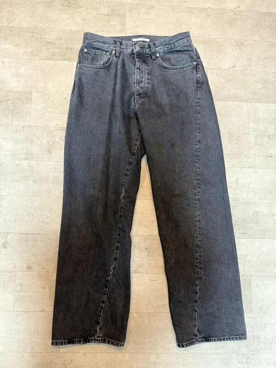 [31/32]Sunflower Wide Twisted Denim Washed Black