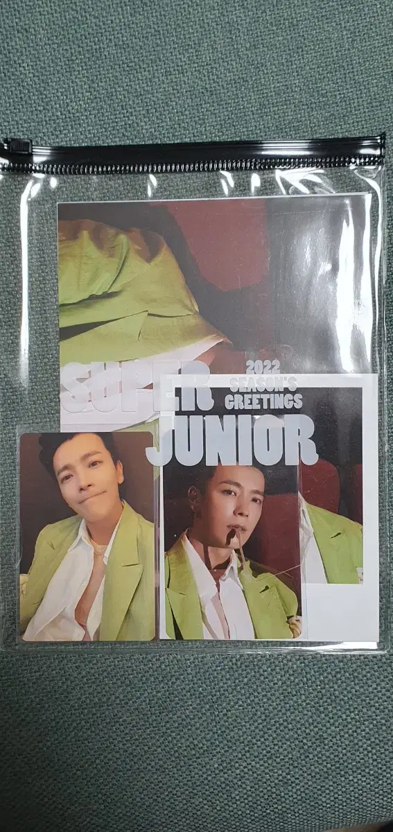 Super Juniors donghae 2022 season's greetings Photopack