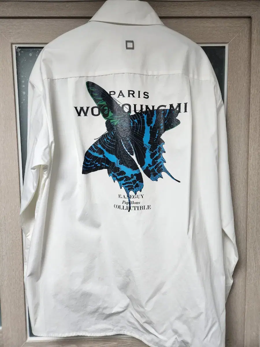 (48,100)23ss wooyoung butterfly back logo shirt