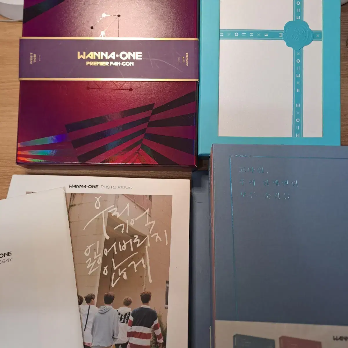 Bulk) wanna one Photo Essay fan con DVD Worthy Kit