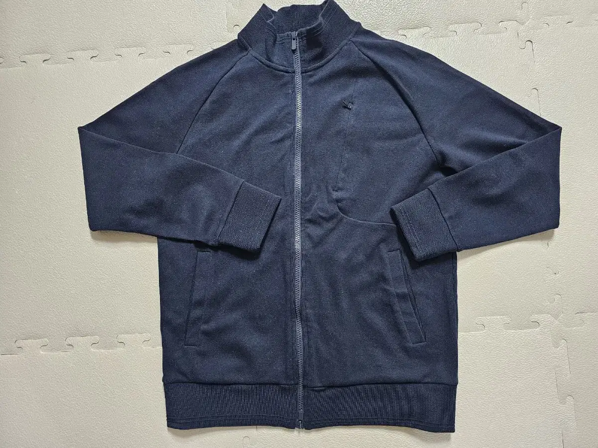 ANDZ zip-upNavy color95 size oneTwice worn