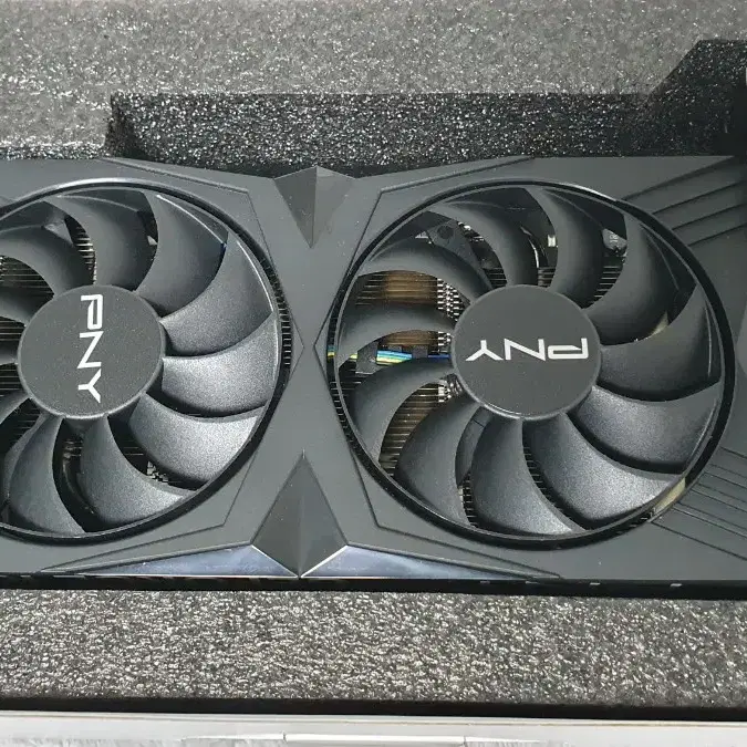 PNY 지포스 RTX 4060 D6 8GB VERTO 듀얼 팬