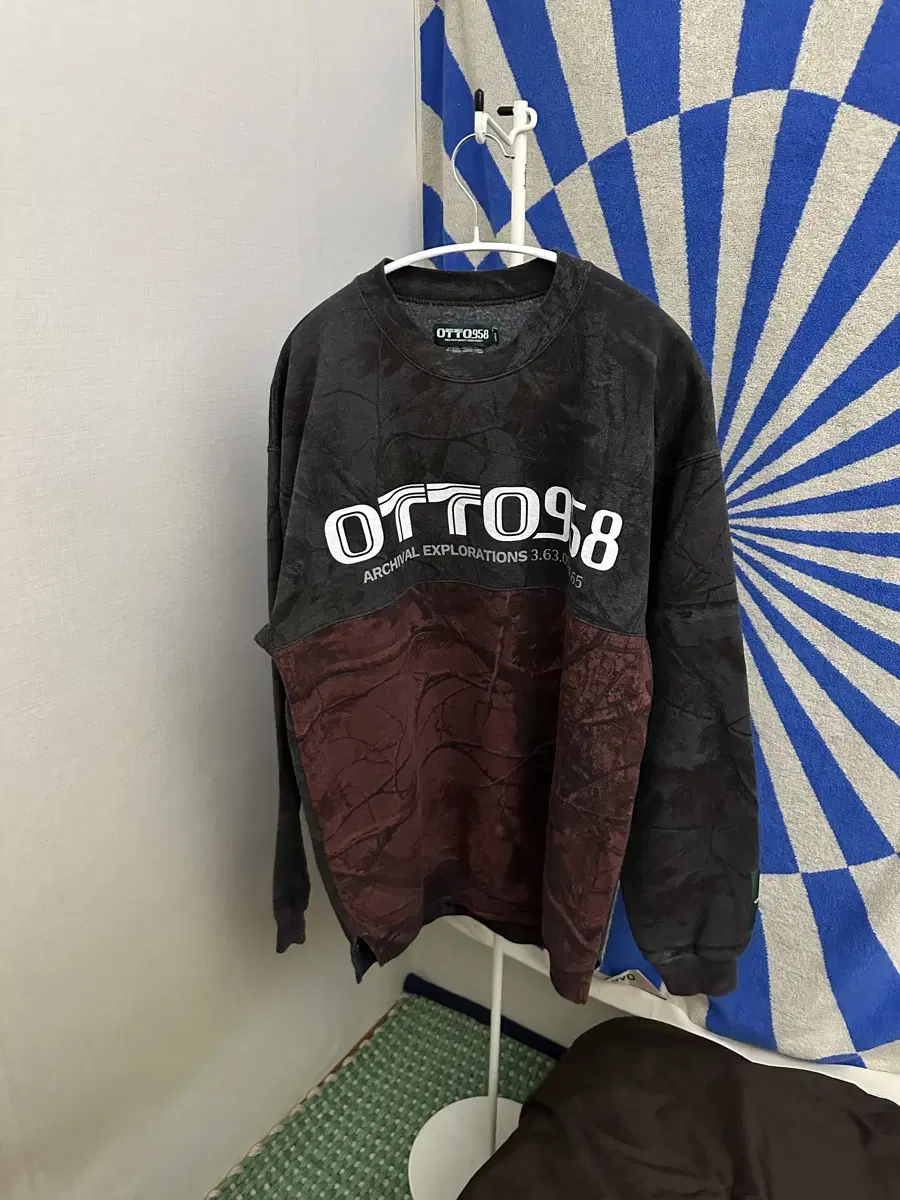 OTTO958 Fifth Crew Neck Sweatshirt