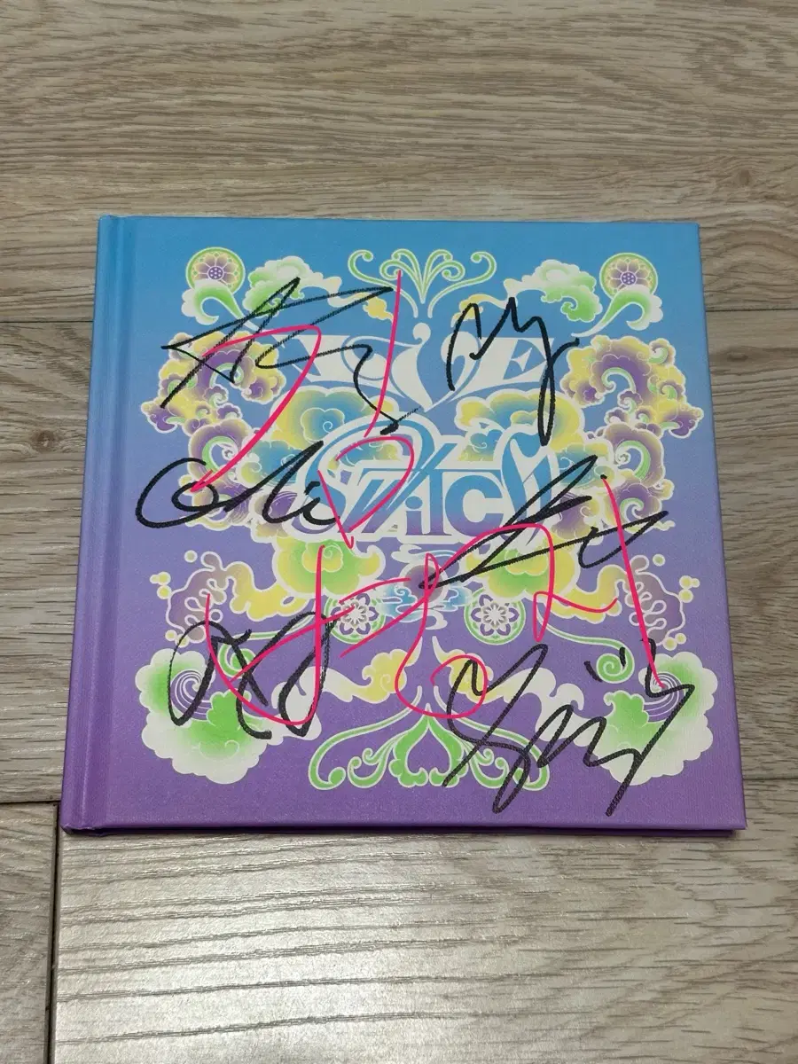 [not for sale] ive signed album