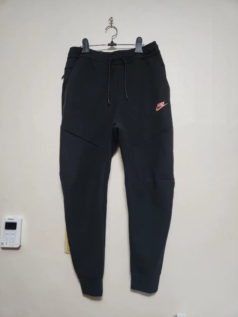 Nike Tech Fleece Brushed Jogger Pants (M)