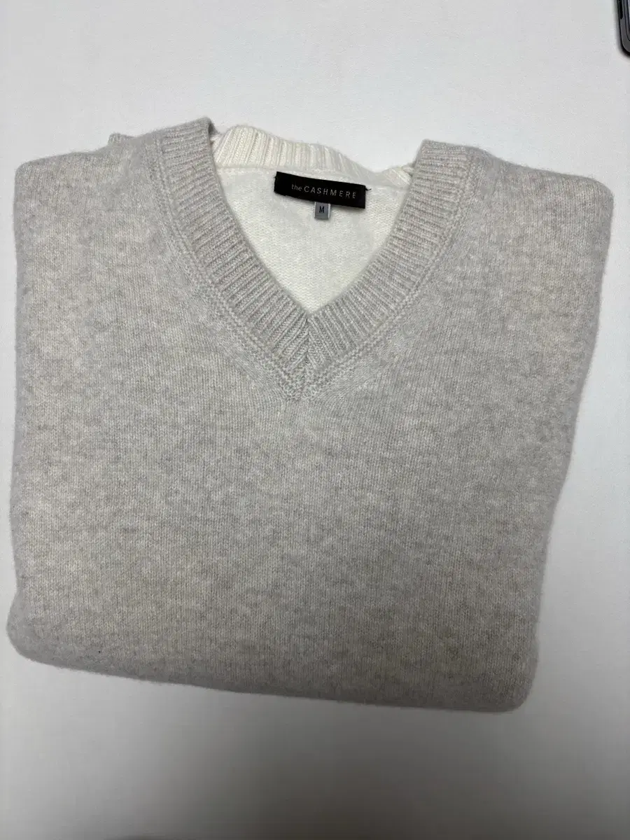 The Cashmere Knit (Size M) Nearly New