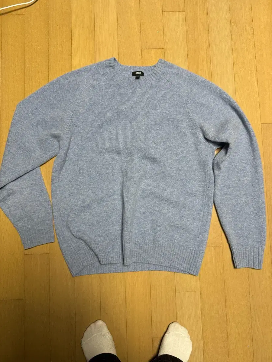 Uniqlo Lambswool Crew Neck Knit Bloo