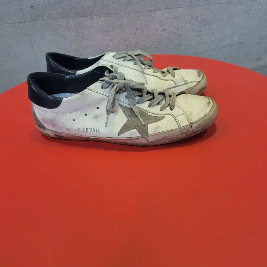 GOLDEN GOOSE 플래그 쉽! 스니커즈.SUPER STAR