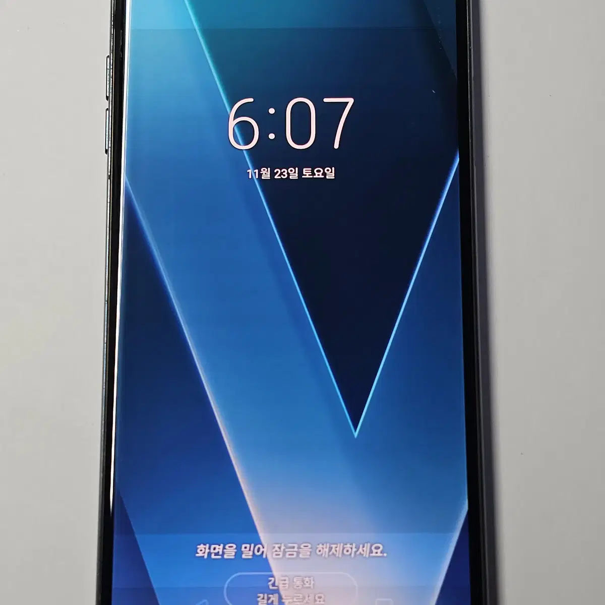 LG V30