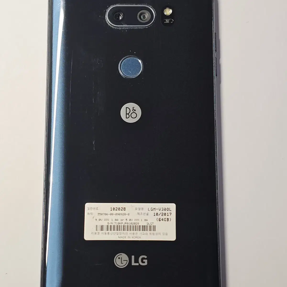 LG V30