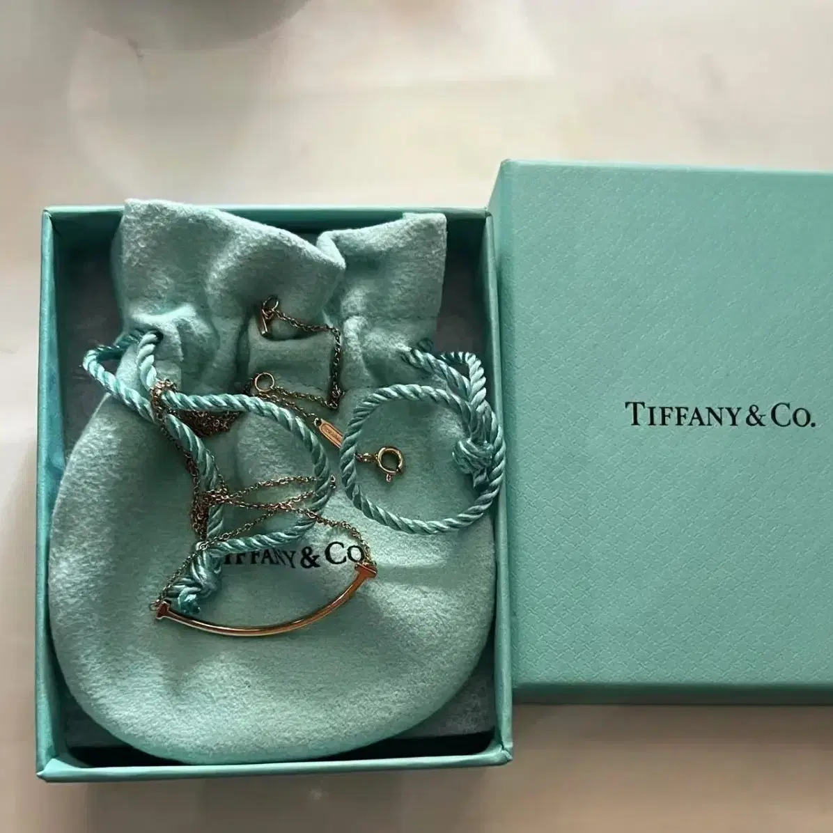 TIFFANY & CO. T시리즈 미소 장식 목걸이